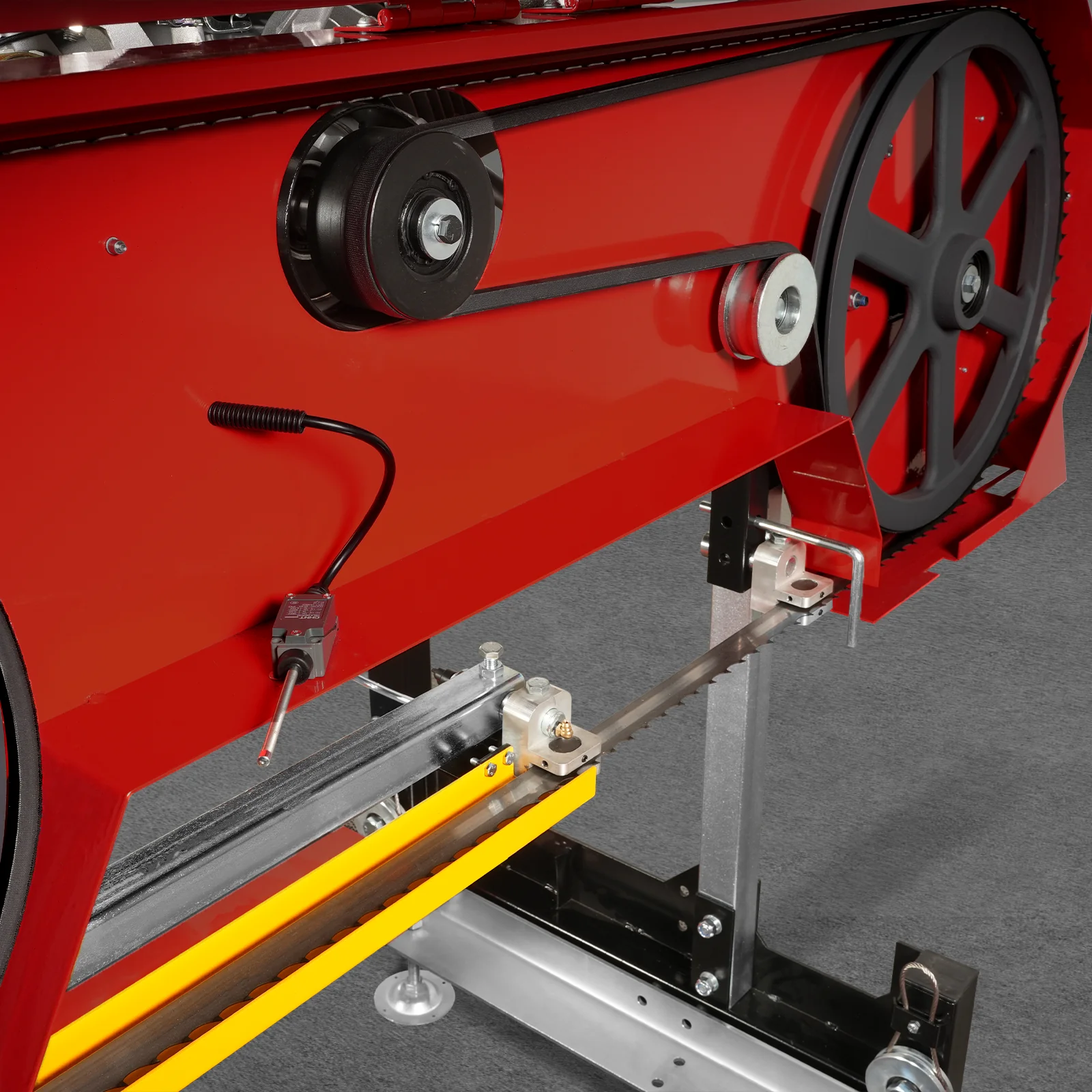 32" Portable Sawmill with 420cc 15HP E-Start Engine - 5 Blades, 29" Cutting Width, 20' Track (Includes Extension) - Model SM32