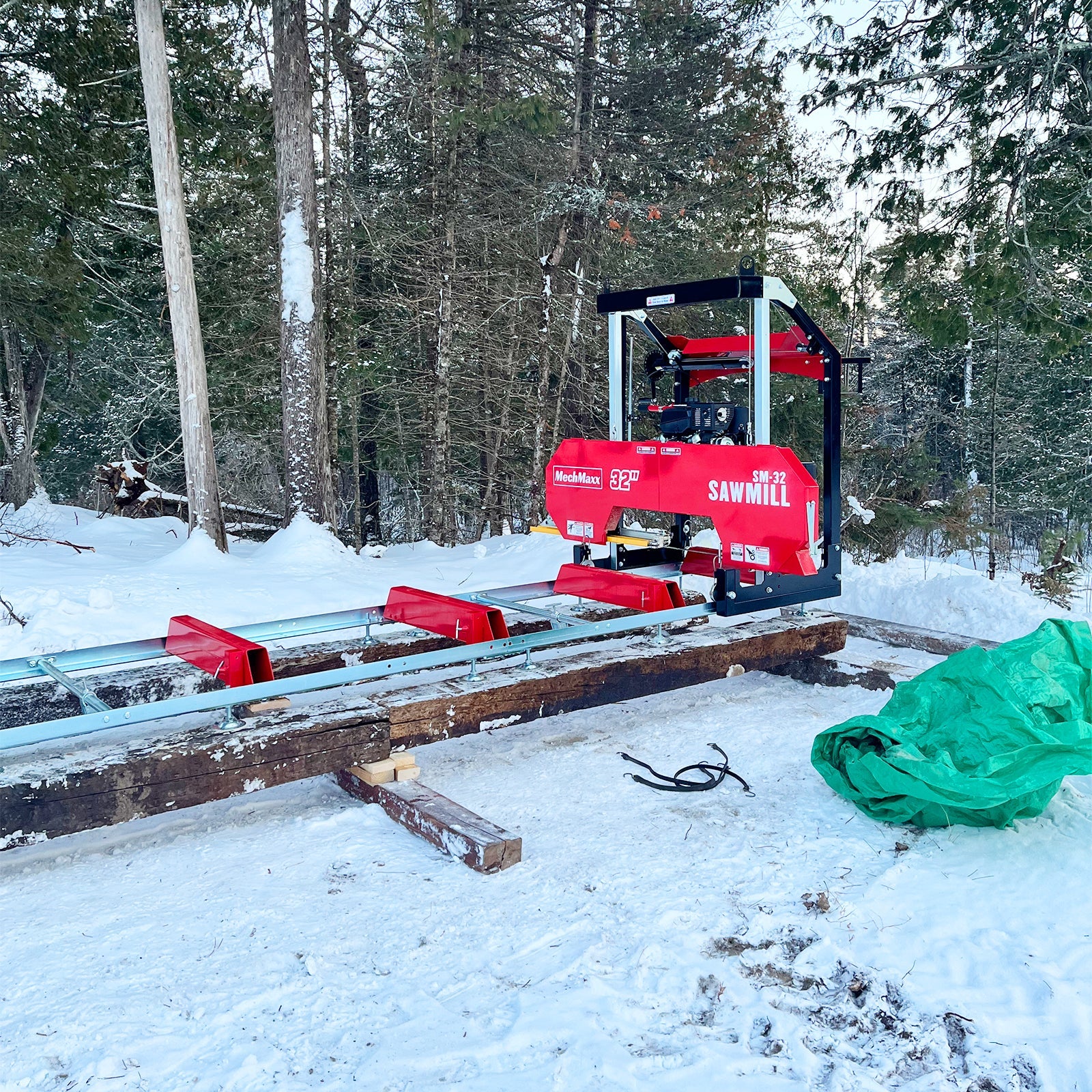 32" Portable Sawmill with 420cc 15HP E-Start Engine - 5 Blades, 29" Cutting Width, 20' Track (Includes Extension) - Model SM32