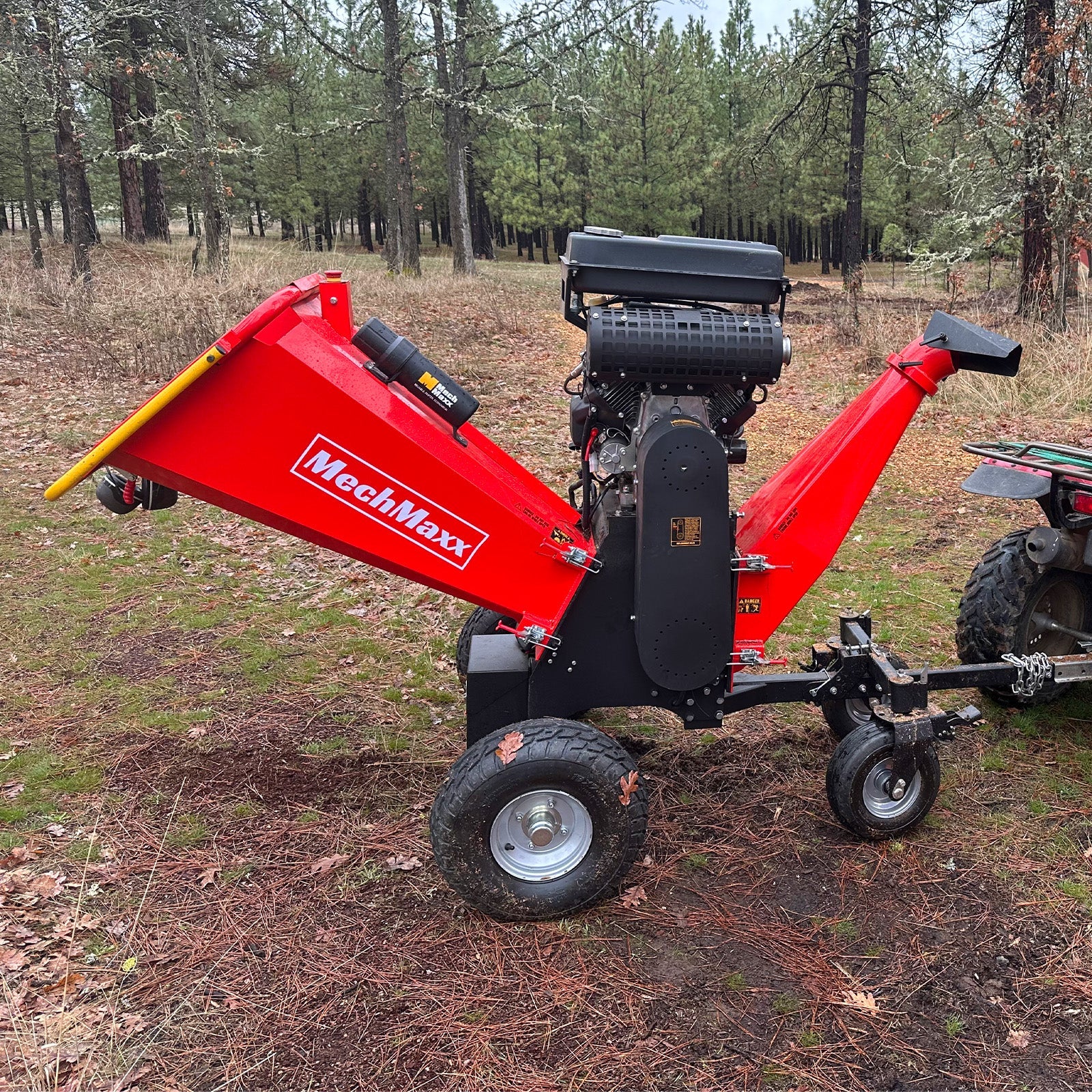 8 inch ZONSEN E-Start 1000cc 35hp Gas Powered 4 - Wheel Drum Wood Chipper with Taillight , B200