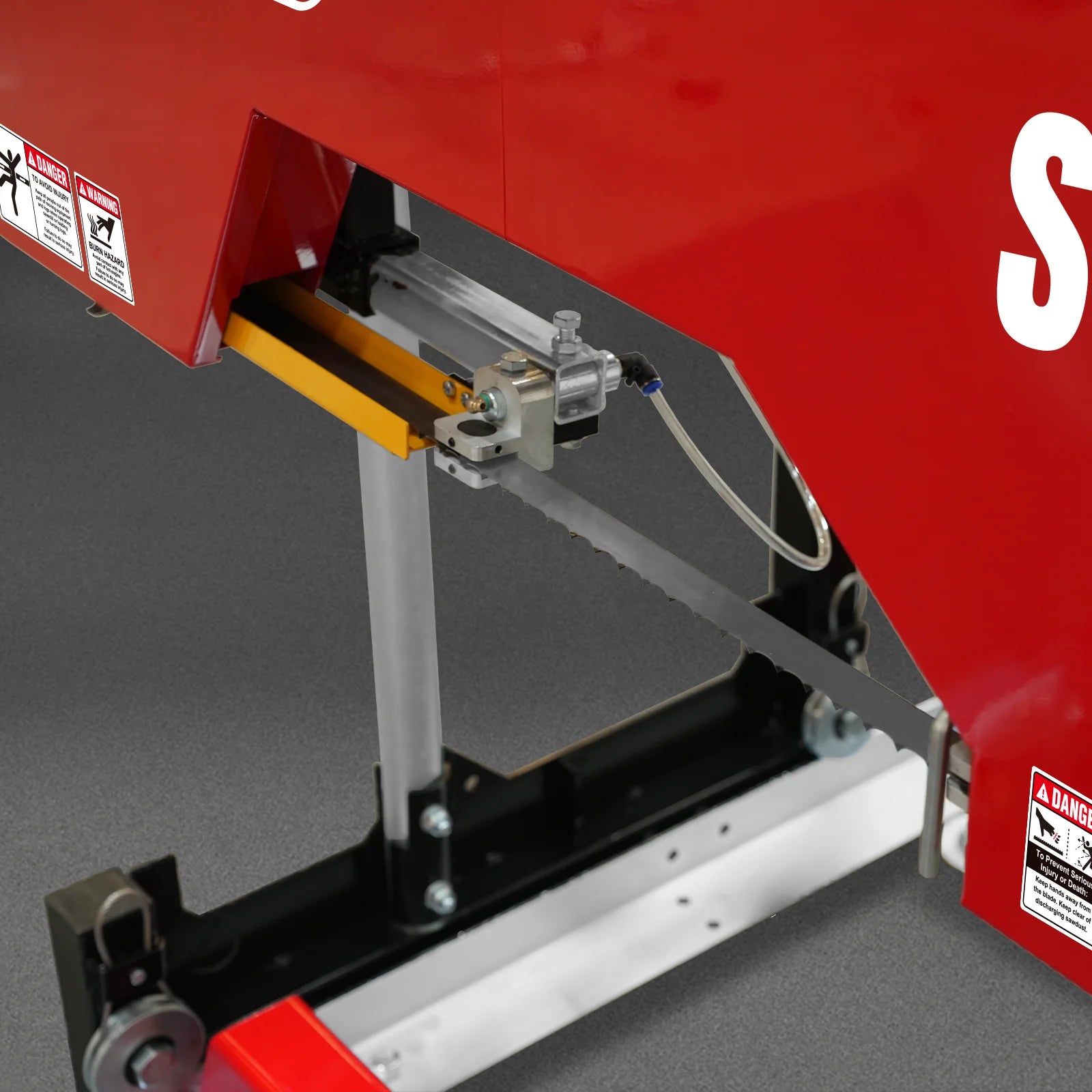 26" Portable Sawmill, 420cc 15HP E-Start Gasoline Engine, 22" Board Width, 13' Track Length , SM26
